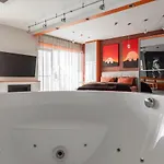 Appartement Sky Orange Jacuzzi Sauna 28 Floor