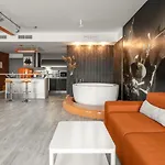 Sky Orange Jacuzzi Sauna 28 Floor Appartement *