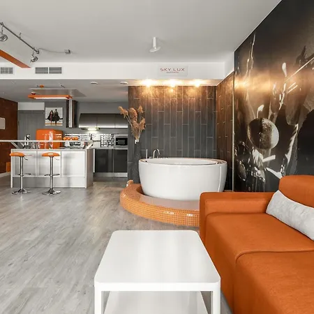 Sky Orange Jacuzzi 28 Floor Apartment *