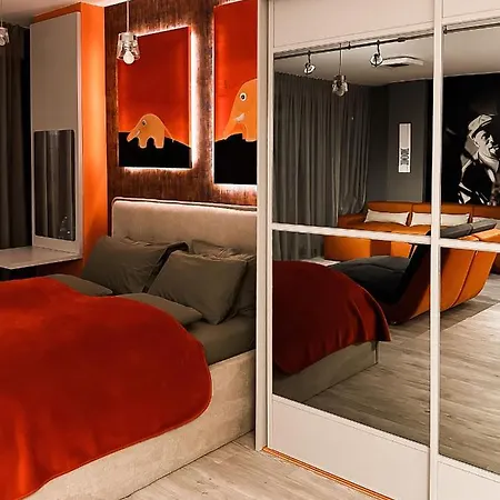 Sky Orange Jacuzzi Sauna 28 Floor * 克莱佩达