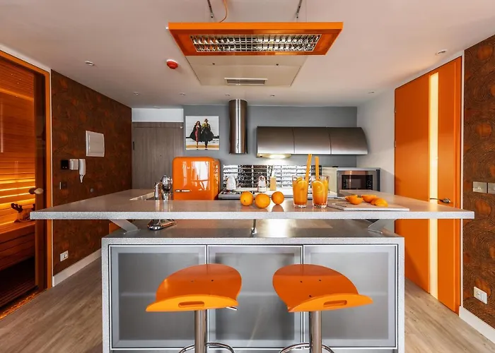 Sky Orange Jacuzzi Sauna 28 Floor Apartment