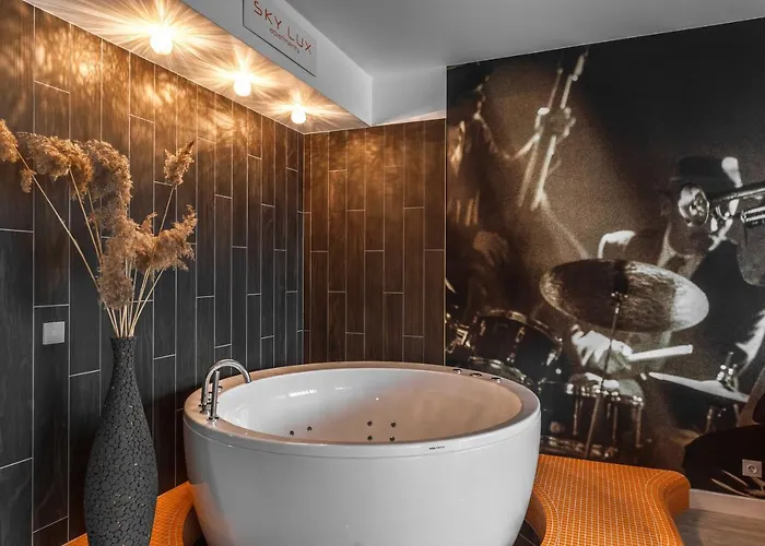 Sky Orange Jacuzzi Sauna 28 Floor * Klaipeda